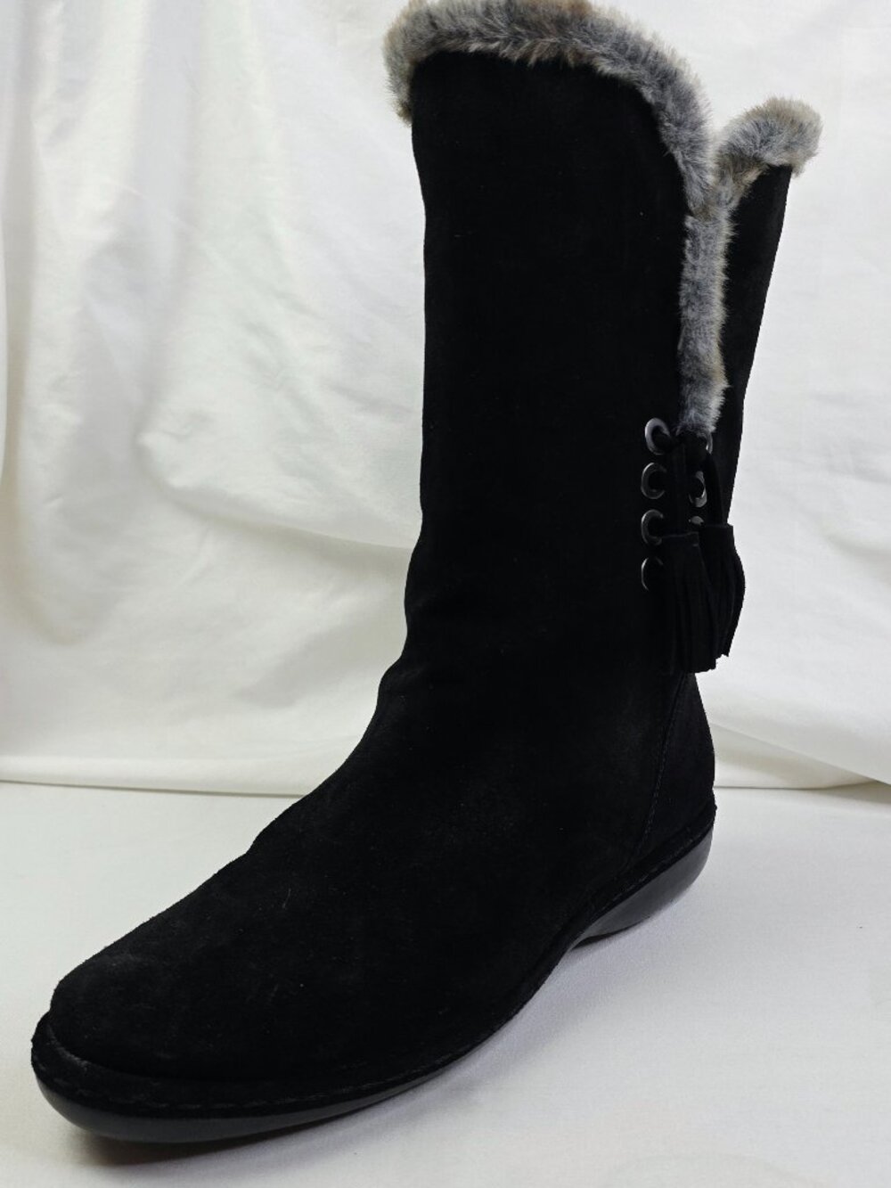 Stuart Weitzman Black Suede Side Zip Womens Size 7 Faux Fur Lined Flat Boots